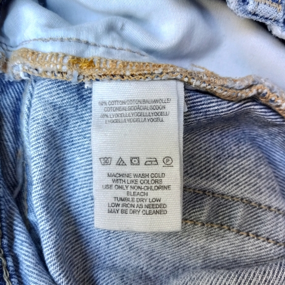 We The Free 28 High Rise Distressed Relaxed Fit Jeans, Sz 30 - Picture 10 of 16